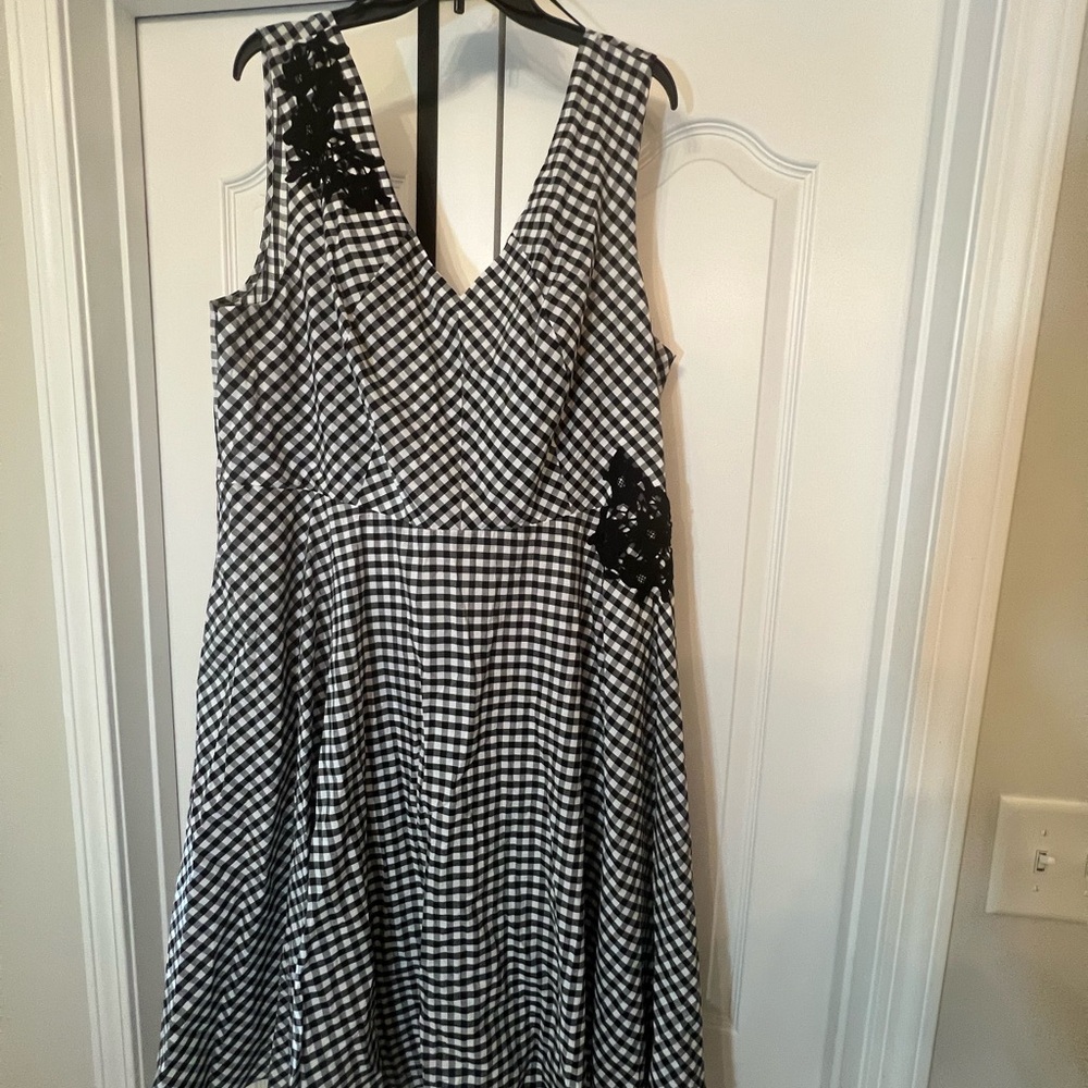 Plus size 22W Black & White Gingham Tie Back Spring Dress